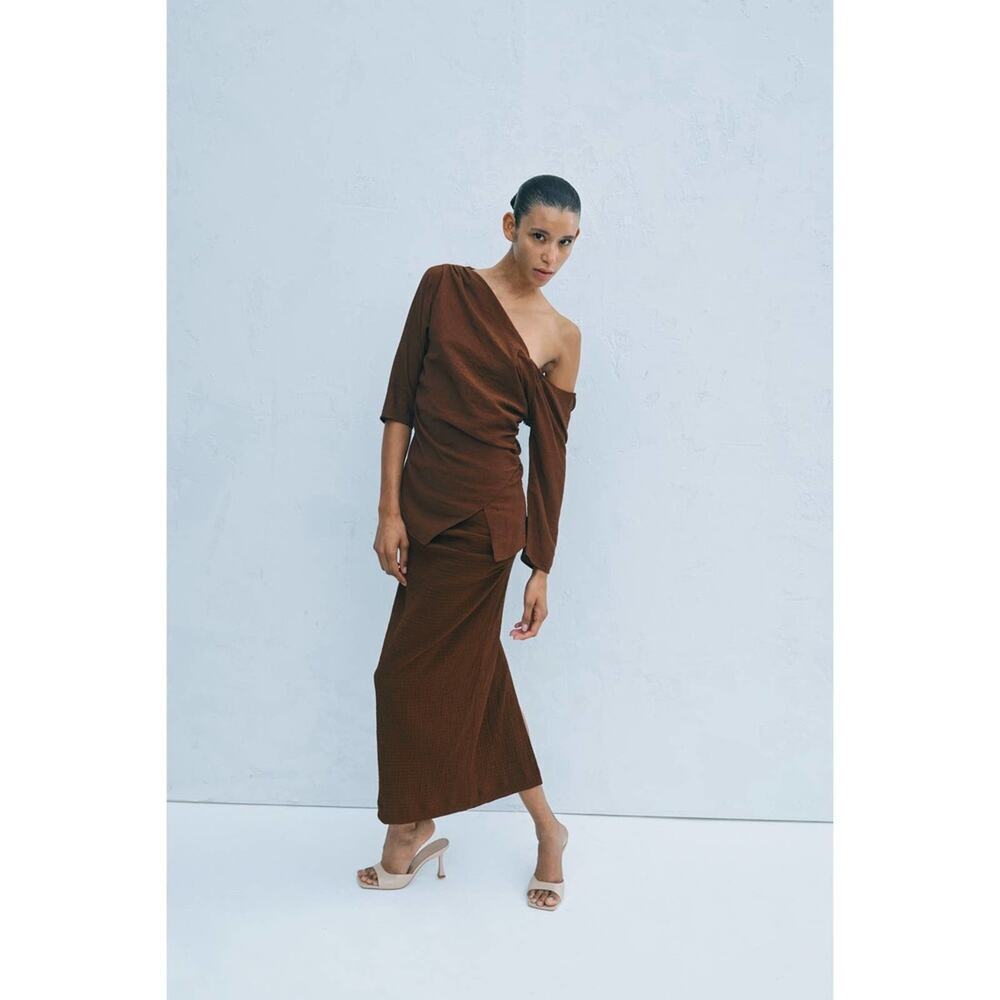 Zara Ruched Asymmetrical Top - Picture 7 of 16